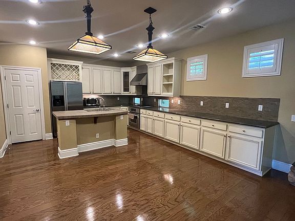4th image of 8371 Legacy Arbor St