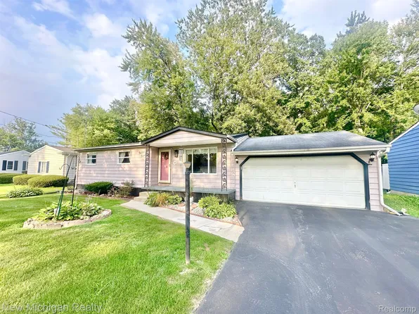 1499 Transue Ave, Burton, MI 48509