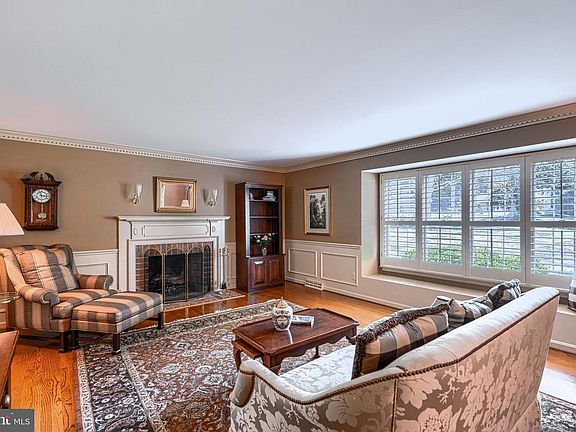 5th image of 16 Kincaid Ct