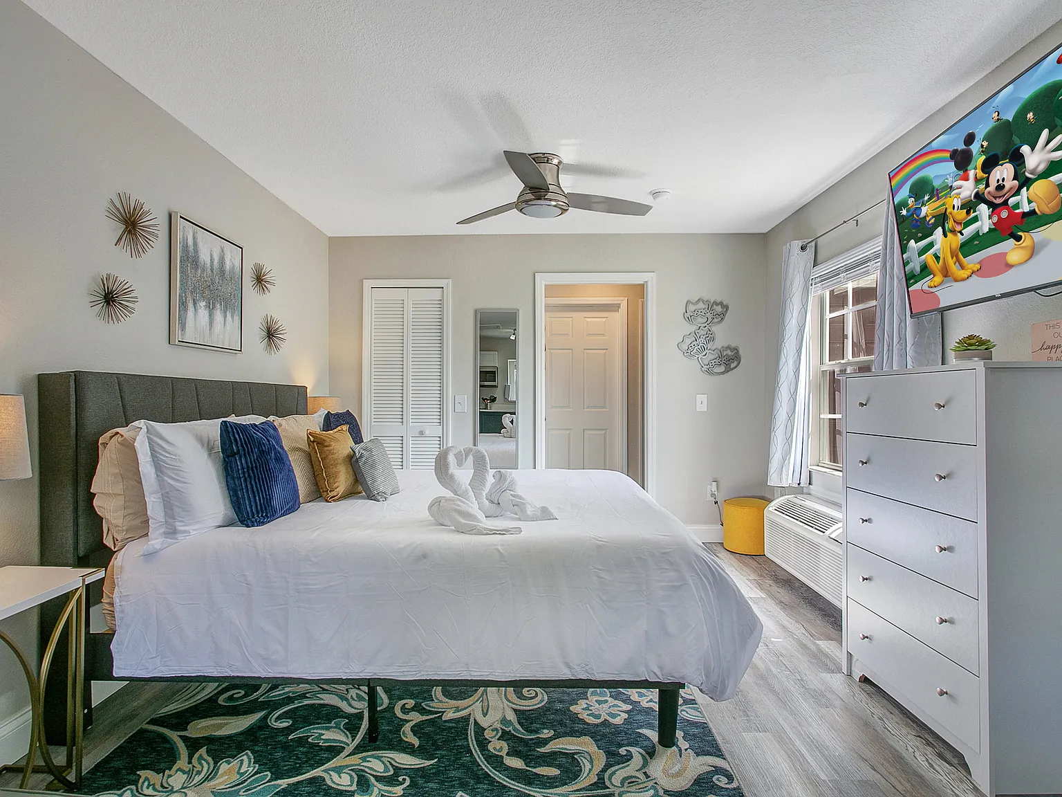 Studio, 384 sqft, $1,350 — Photo 3