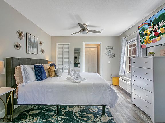 3rd image of 141 Coco Plum Dr #5