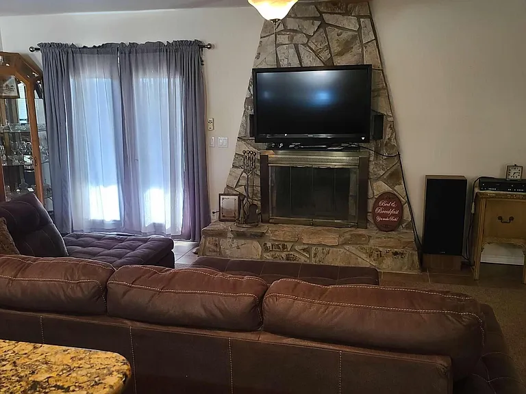 415 Corvair Dr — Photo 47