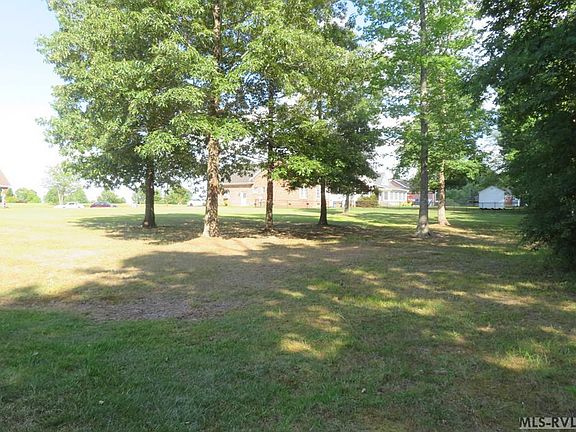 3rd image of 91 Winterberry Ln