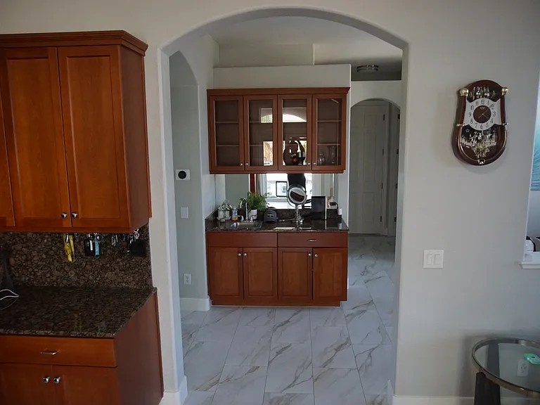 8833 Harding Hall Dr — Photo 15