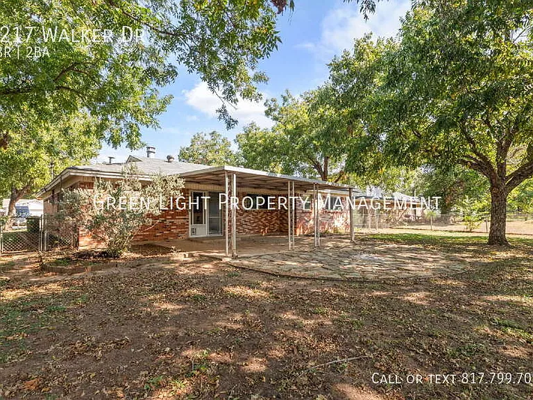 1217 Walker Dr — Photo 1