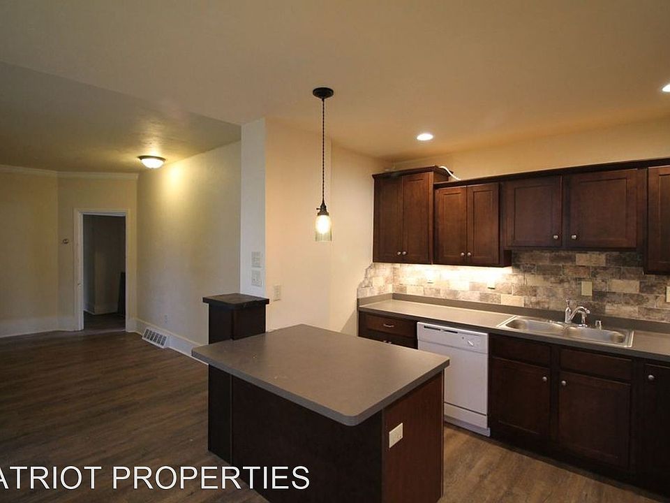 Cottage Street Apartments 123133 S Cottage St Whitewater WI Zillow