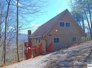 919 Wiley Oakley Dr, Gatlinburg, TN 37738