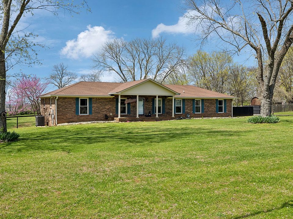 1st image of 438 Nichols Cir W