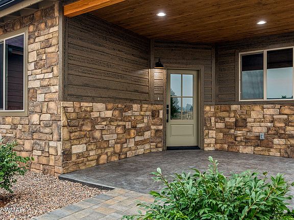 3rd image of 1041 S Ridgecreek Ln