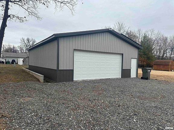 3rd image of 1010 Jeffrey Dr