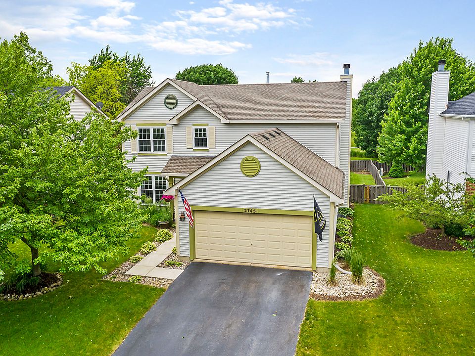 1st image of 2745 Canyon Dr