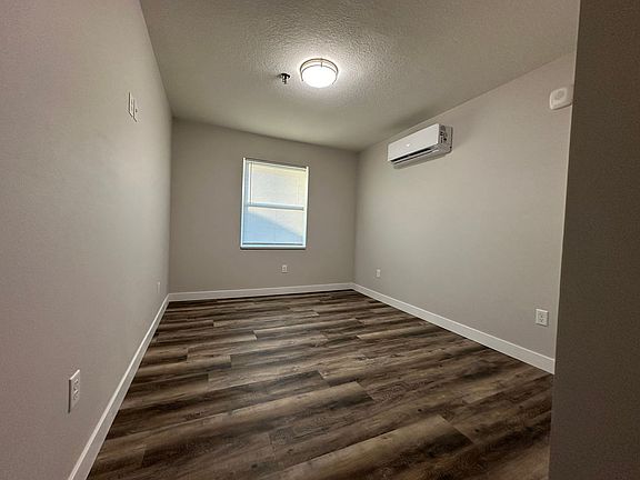 5th image of 1111 11th Ave N #13