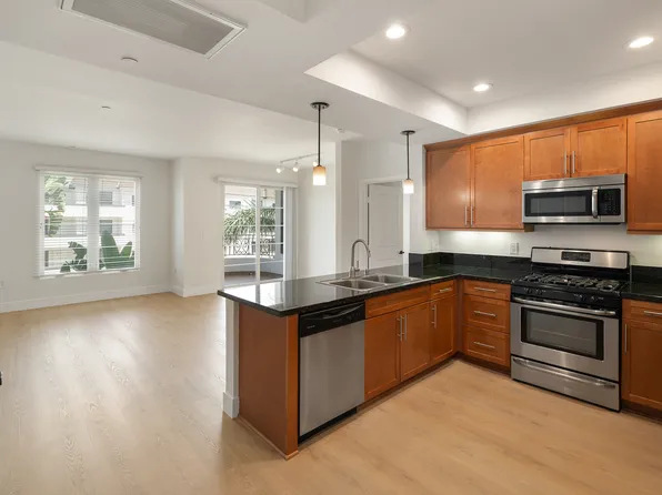 Metro Art Sherman Oaks