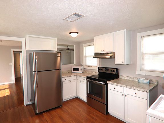 2nd image of 185 W Herring St