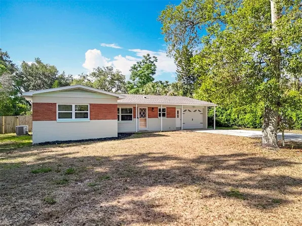 2631 McDonald Ter, Mount Dora, FL 32757