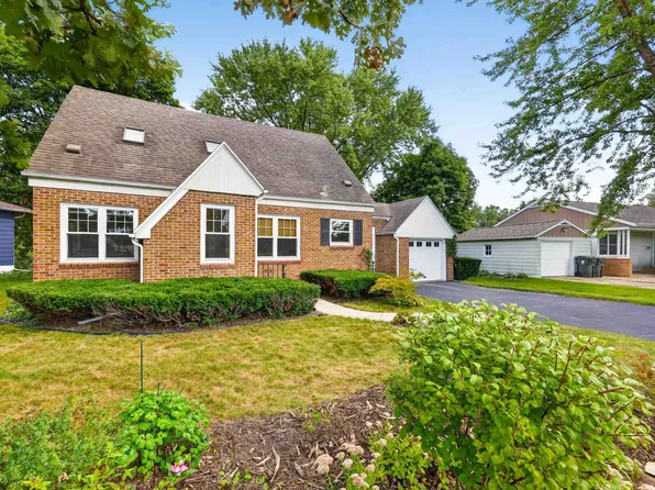 186 Hillcrest Cir, Sun Prairie, WI 53590