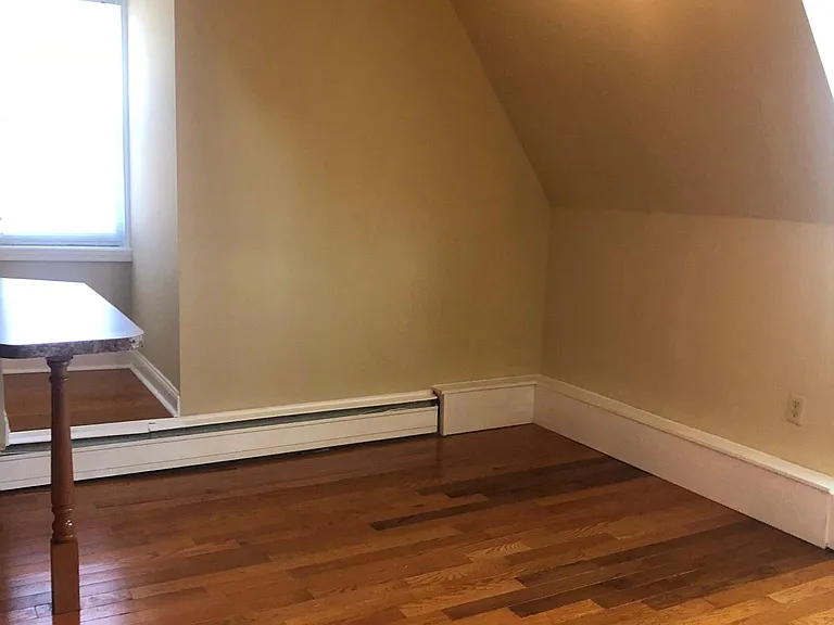 2278 Williams Ave #6 — Photo 14