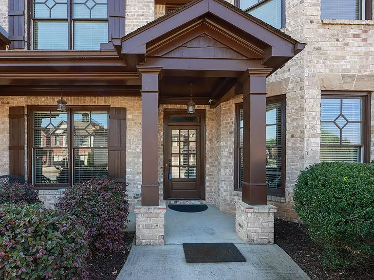 4669 Sierra Creek Dr — Photo 2