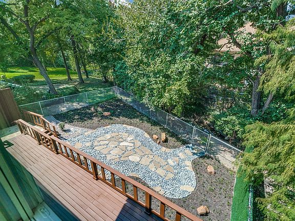 3rd image of 10543 Pagewood Dr