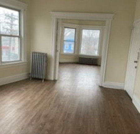 2nd image of 618 Washington Ave