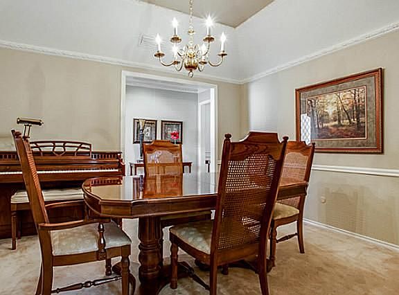 4th image of 9058 Woodhurst Dr