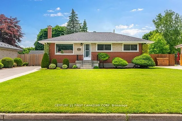 216 Irving Pl #LOWER — Photo 1