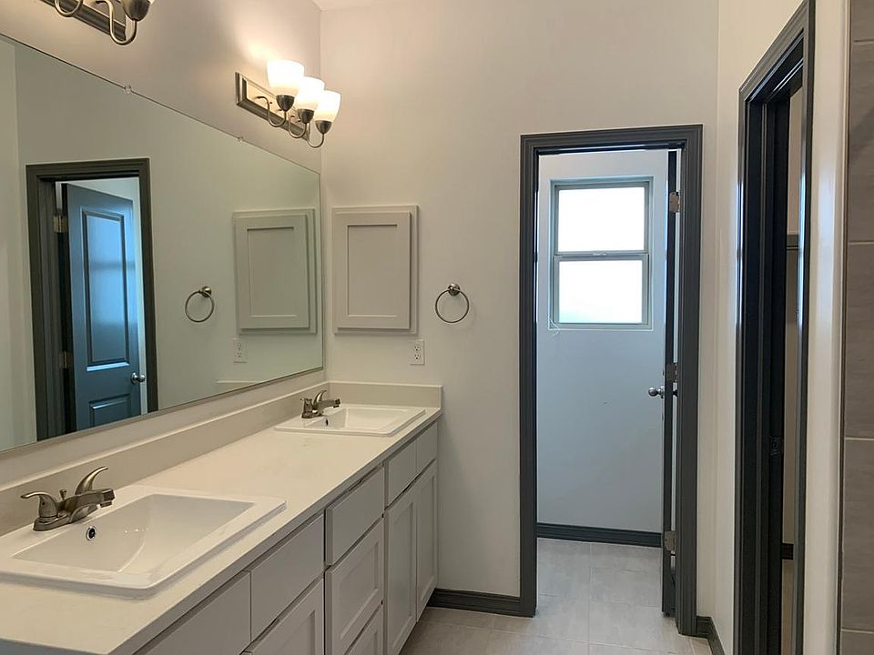 1st image of 919 Greenbury Pl