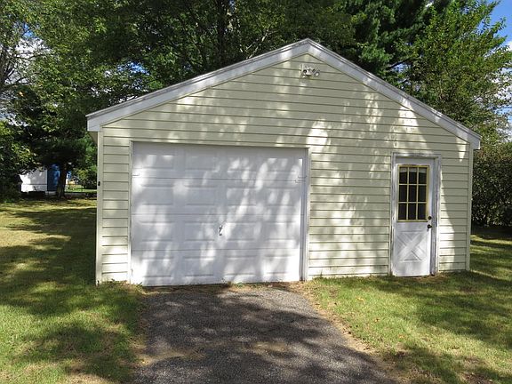 3rd image of 166 Taylor Ave