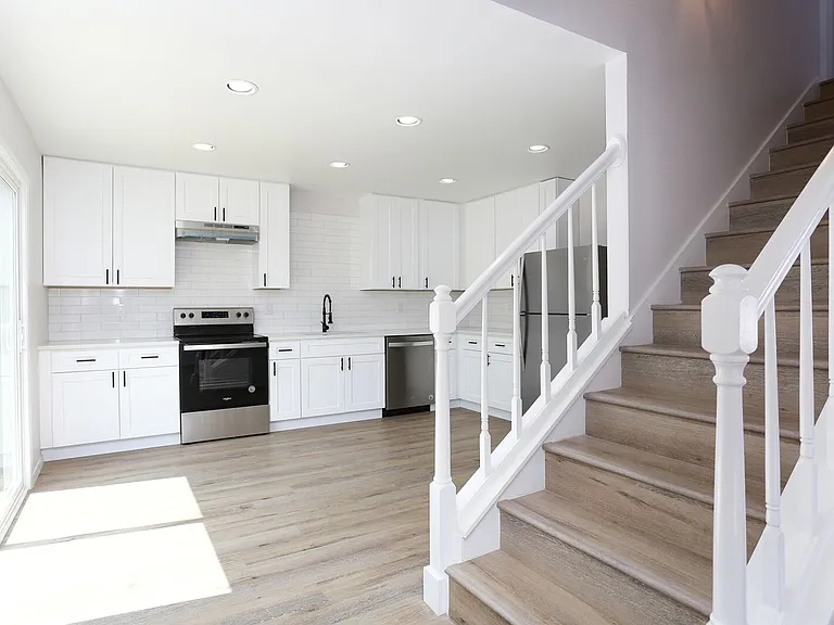 6870 Flaming Ridge Dr — Photo 13