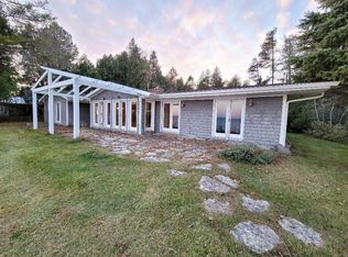 N6724 N Harbor Ln, Menominee, MI 49858