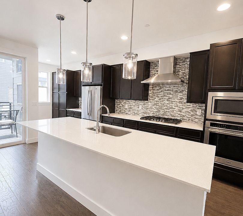 1st image of 514 Promenade Dr