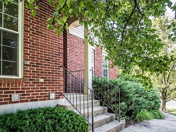 3rd image of 5138 Franklin Park