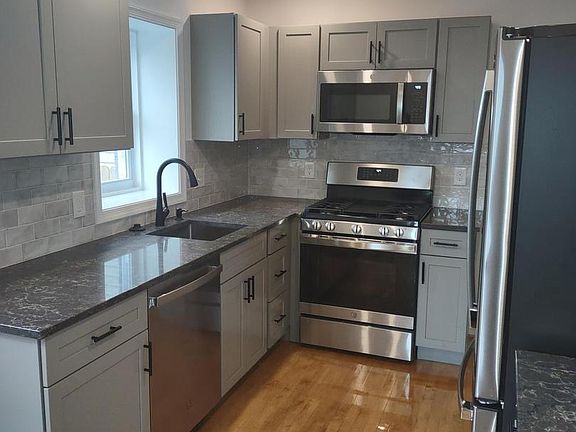 2nd image of 2709 Fort Dr