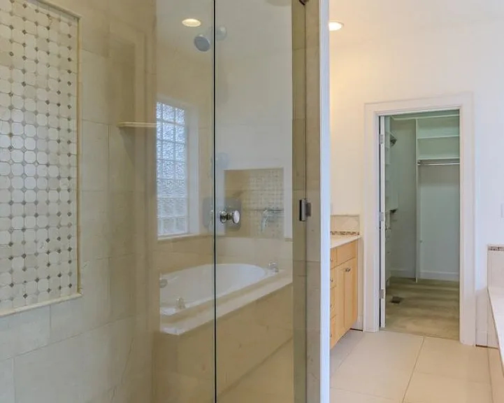 8568 Sand Point Way NE — Photo 29