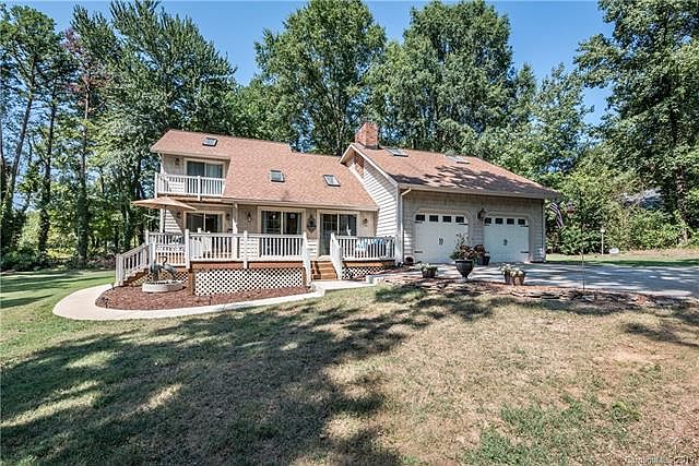 1st image of 138 Teakwood Ln