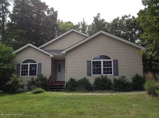 130 Gandolf Rd, Tamiment, PA 18371