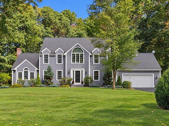 3rd image of 25 McLains Woods Rd