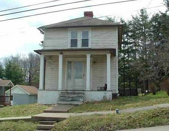 1st image of 225 Lake St