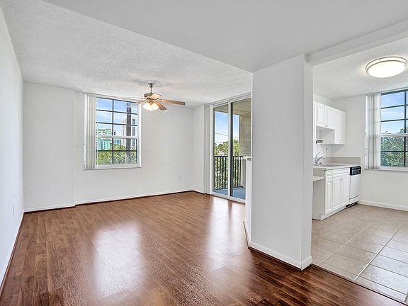 4th image of 520 SE 5 Avenue #1203