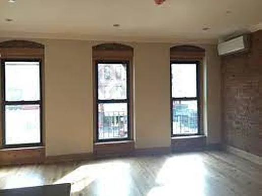 Rented by Four Seasons of NY Inc | media 15