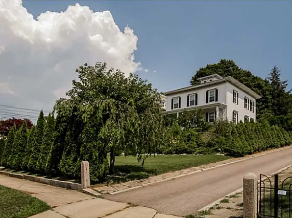 31 Summer St, Westerly, RI 02891