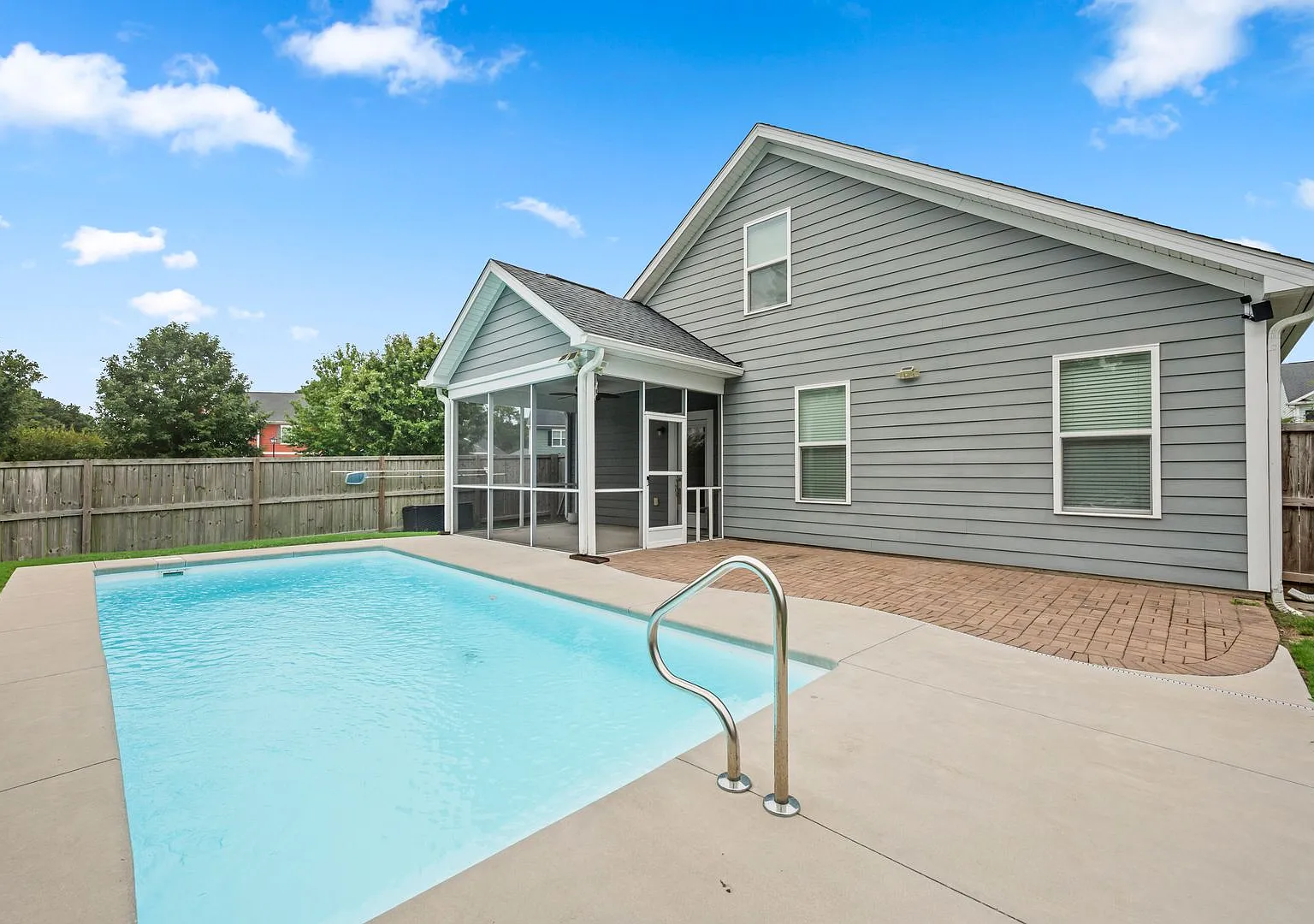 Elevated 5 bedroom James Island home — Photo 4