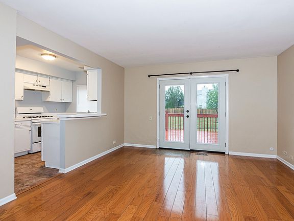 3rd image of 1683 College Green Dr