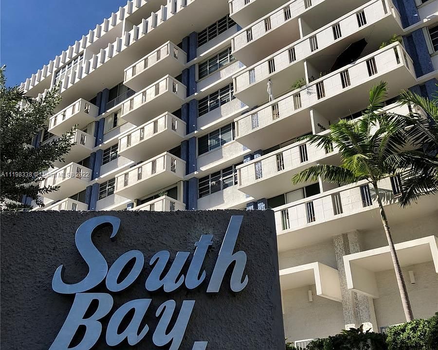 1st image of 800 West Ave APT 242