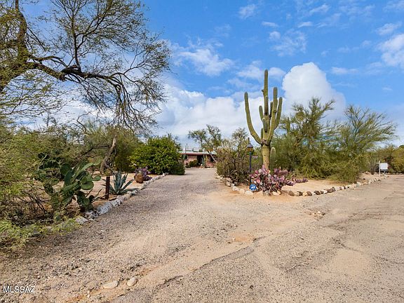 2nd image of 1550 W Calle Del Media