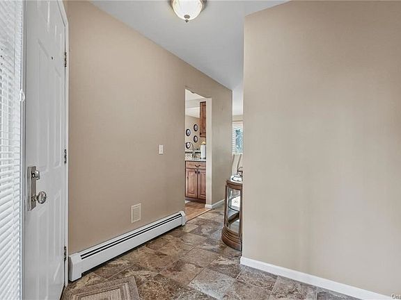 3rd image of 301 Eagle Bay Dr