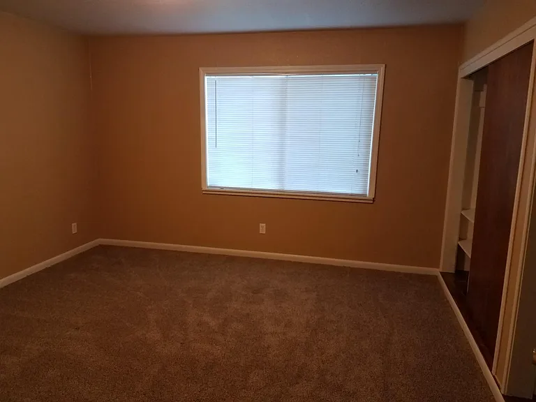 314 W Pearl Ave — Photo 9