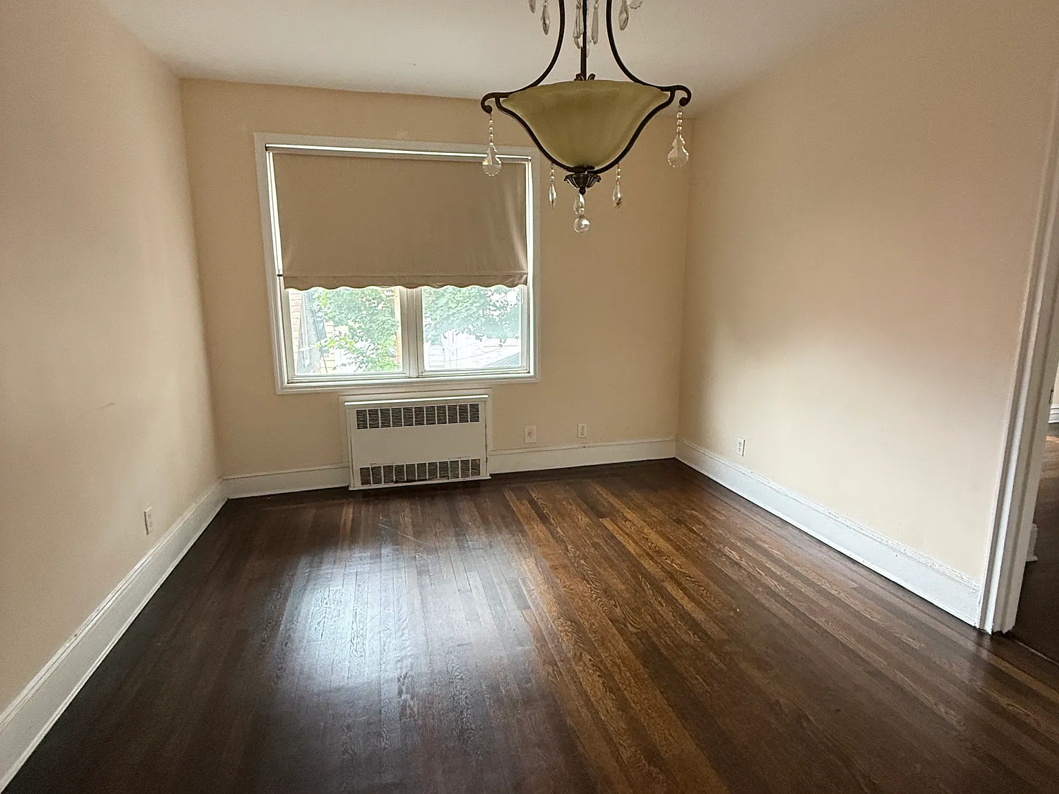3 bed, 900 sqft, $3,000 — Photo 1