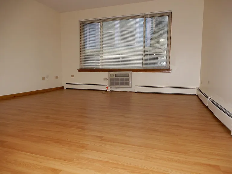 328 Wisconsin Ave #2D — Photo 9