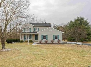 27 Armstrong Cir, Altamont, NY 12009